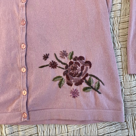 Vintage Apostrophe lilac cardigan w/ beautiful floral embroidery,great condition - Picture 2 of 8
